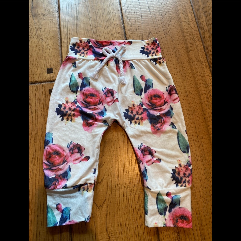 Floral baby lounge pants.